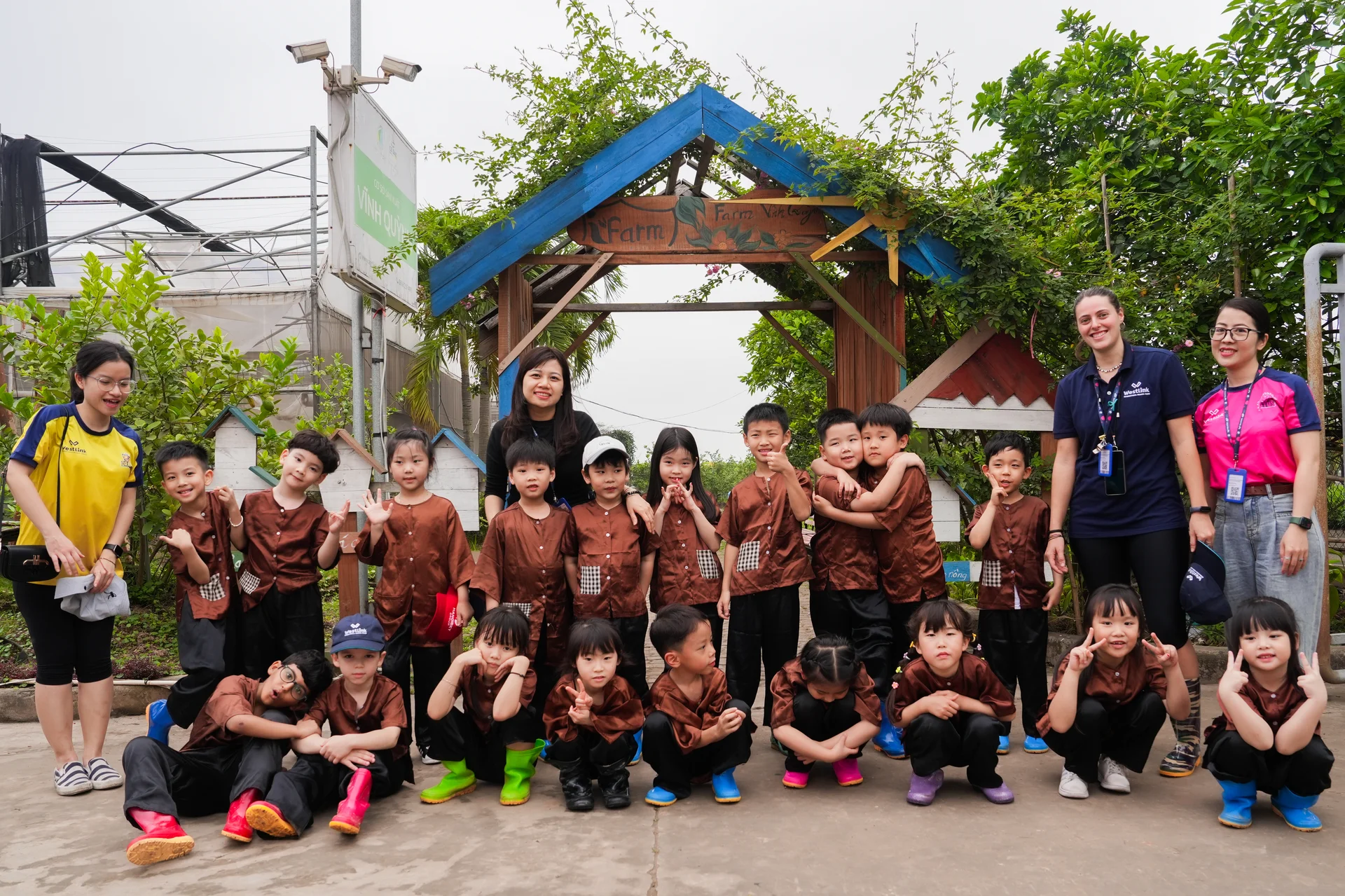 Đánh giá trường học