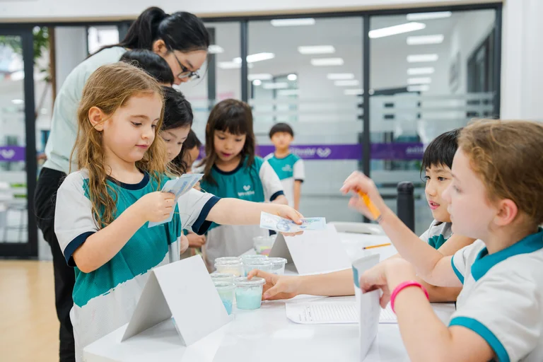 Mọi doanh nghiệp lớn đều bắt đầu từ những bước nhỏ: Ngày hội Thị Trường lớp 4 khơi dậy tinh thần khởi nghiệp.