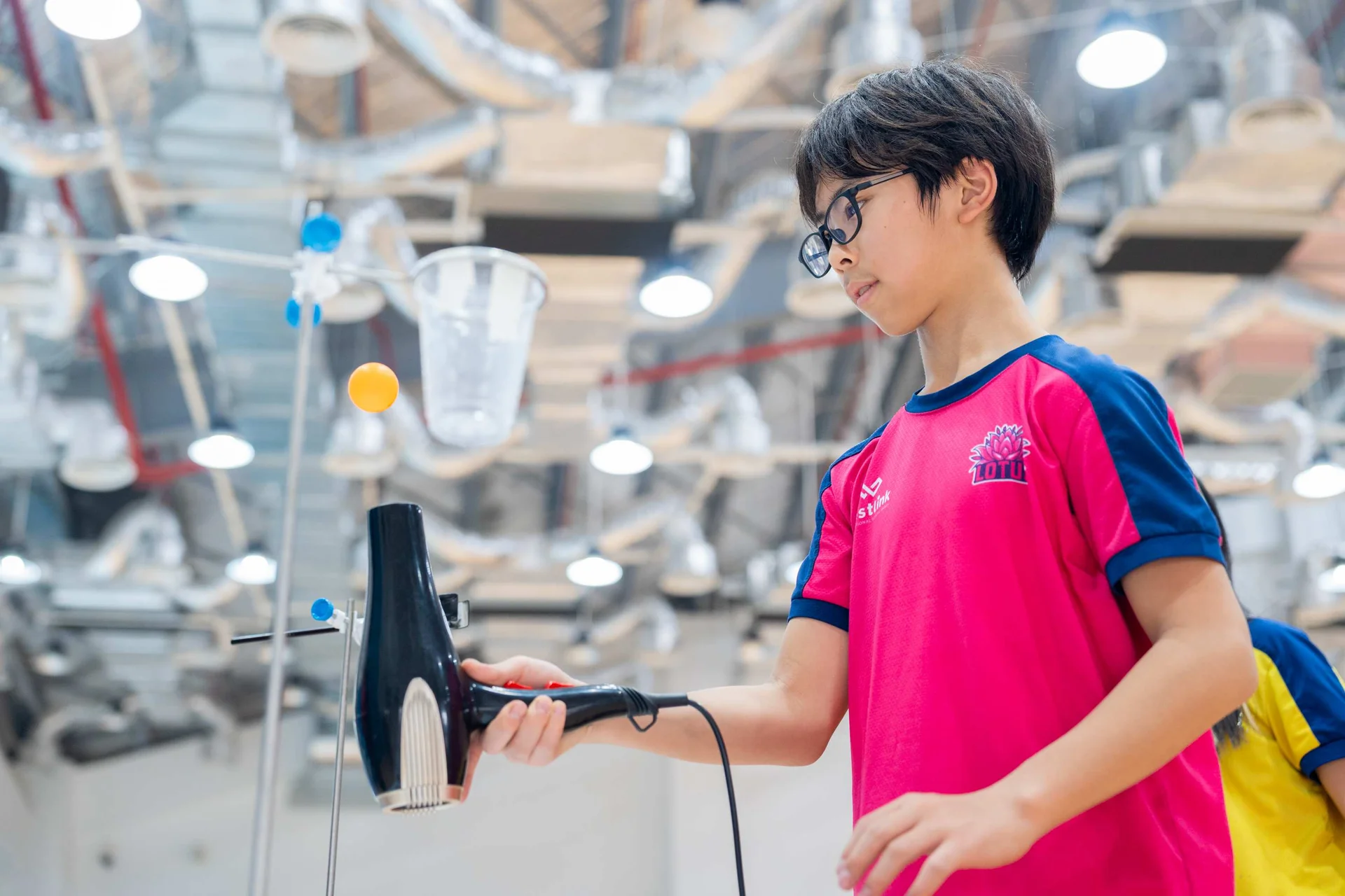 Hội Chợ STEM Trung Học truyền cảm hứng học tập thực hành và tinh thần cộng đồng