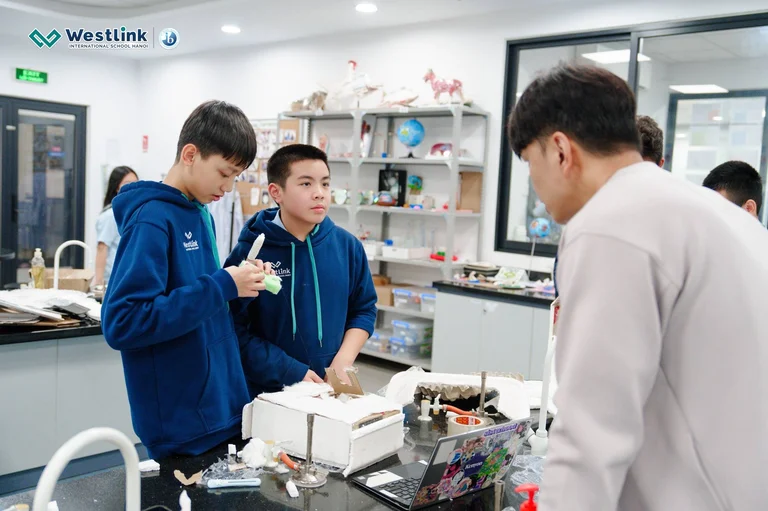 Kỹ Năng Học Tập Lớp 6 Phụ Huynh Giúp Con Vào THCS Vững Vàng