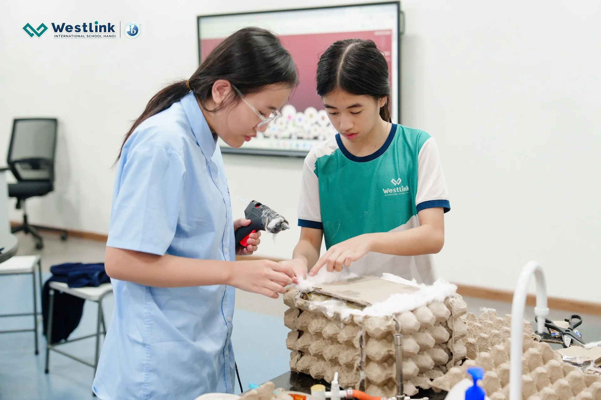 Thử Thách Cách Âm Tại Westlink: Nơi Khoa Học Song Ngữ Khơi Nguồn Sáng Tạo