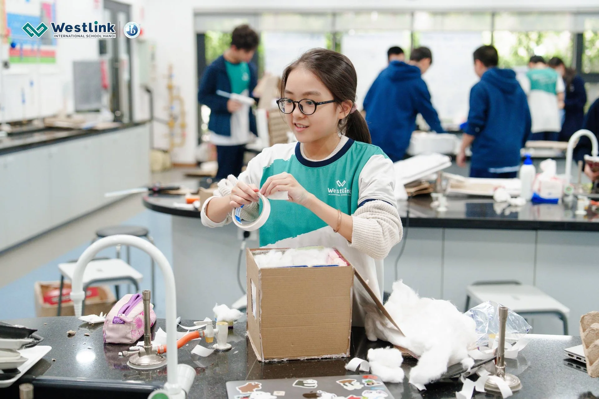 Thử Thách Cách Âm Tại Westlink: Nơi Khoa Học Song Ngữ Khơi Nguồn Sáng Tạo