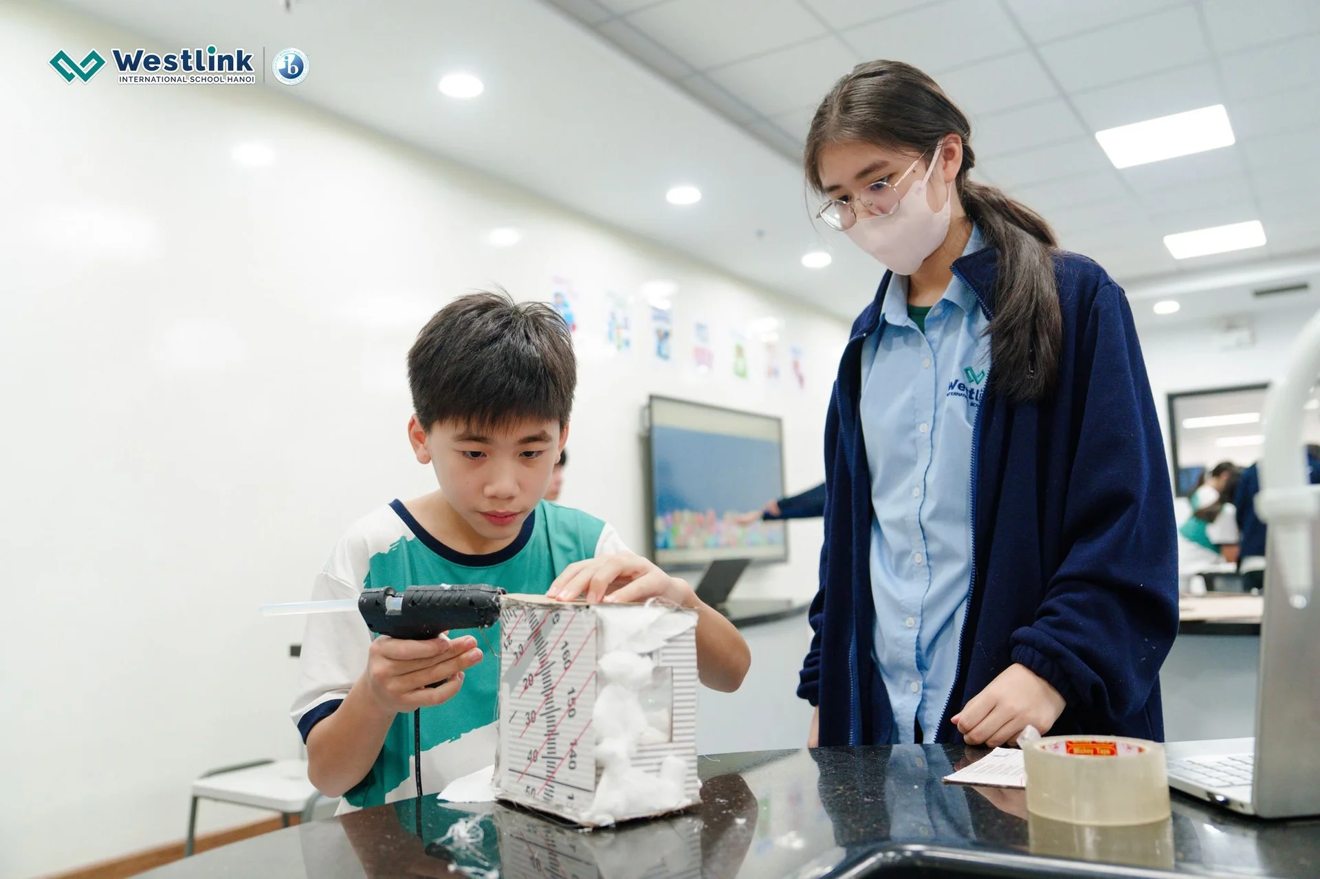 Thử Thách Cách Âm Tại Westlink: Nơi Khoa Học Song Ngữ Khơi Nguồn Sáng Tạo