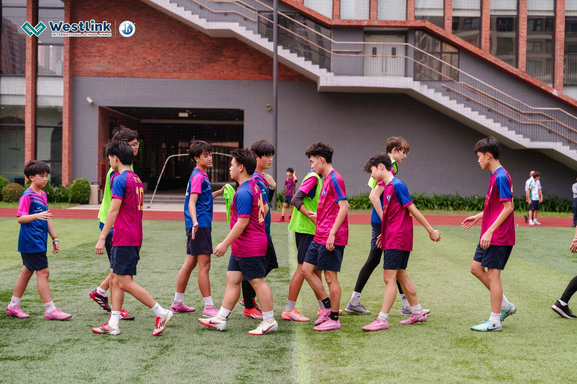 WIS Wolverines Vô Địch Giải Bóng Đá MYP - Hanoi School League