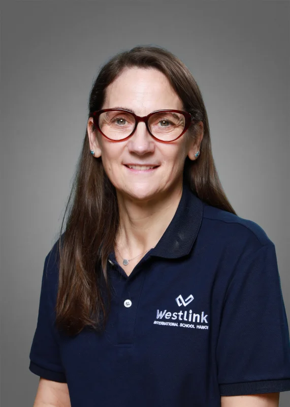 Sonia  Warren