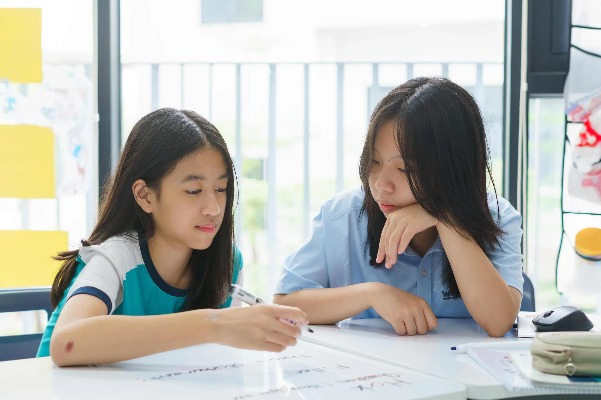 Ngôn ngữ và Văn học